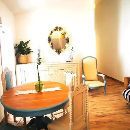 'Algarve', Charming Portuguese Style Apartment In The Historical Centre, 'Vida A Portuguesa' * Portimao