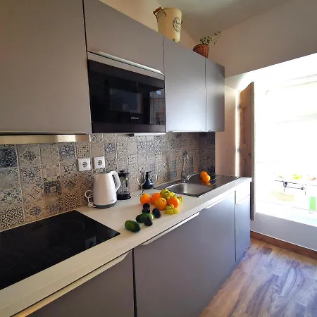 'Algarve', Charming Portuguese Style Apartment In The Historical Centre, 'Vida A Portuguesa' * Portimao