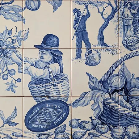 'Algarve', Charming Portuguese Style Apartment In The Historical Centre, 'Vida A Portuguesa' * Portimão